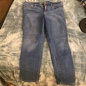 Universal threads high rise skinny jeans. Worn 1-2x. Great condition!